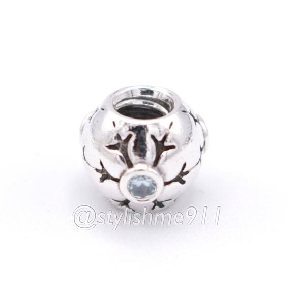 Authentic PANDORA Snowflake Charm - 790367CZA - Picture 10 of 12